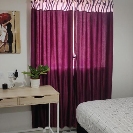 30 Aldiss Drive Hotel Kingston Bagpuze Екстериор снимка